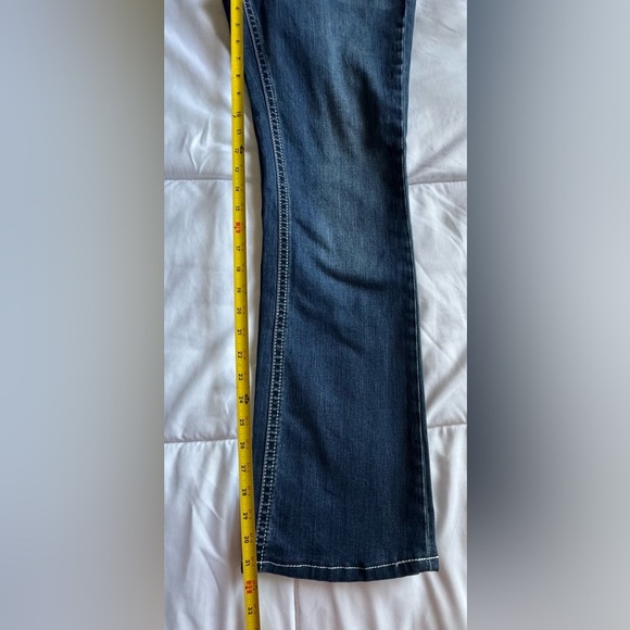 GRACE IN LA WOMEN'S
JEANS - AZTEC Grace Medium Blue Flare Jeans - Picture 15 of 16